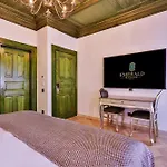 Emerald Mansion Hotel *