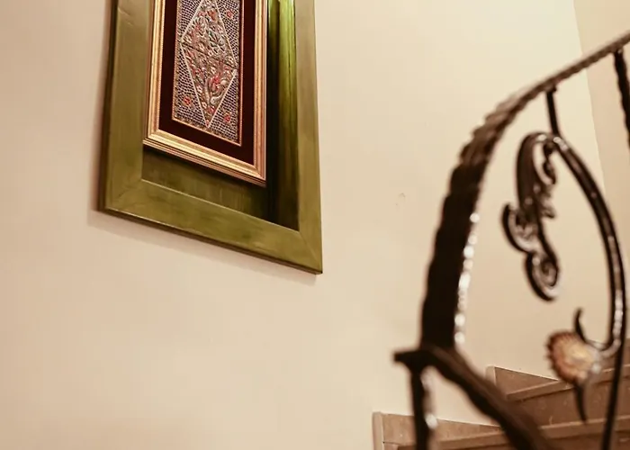 Emerald Mansion מלון