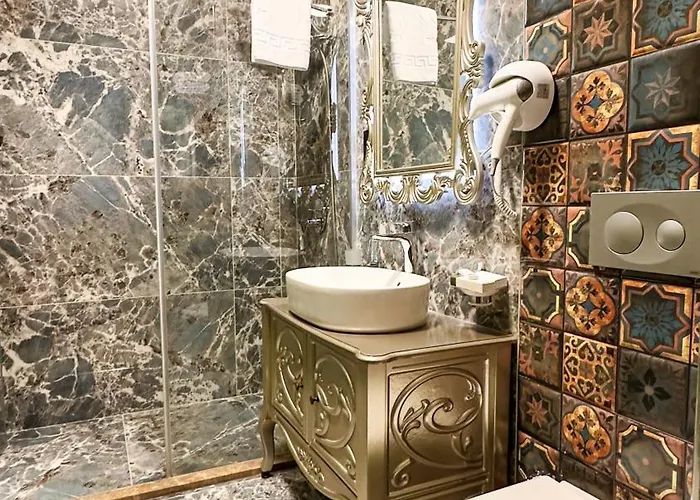 Emerald Mansion מלון