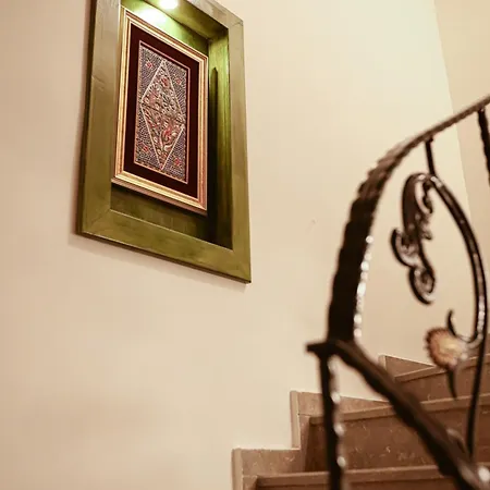 Emerald Mansion Szálloda