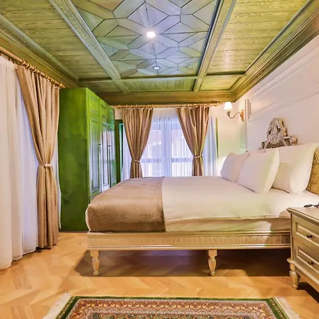 Emerald Mansion Hotel