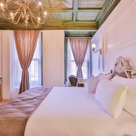 Emerald Mansion Szálloda