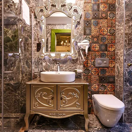 Hotel Emerald Mansion *