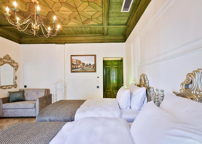 Emerald Mansion Otel *