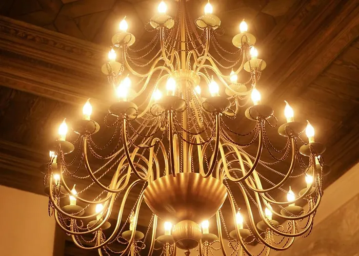 Emerald Mansion Hotel *