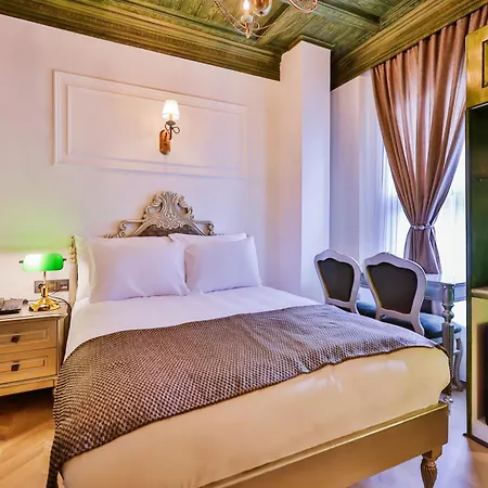 Hotel Emerald Mansion