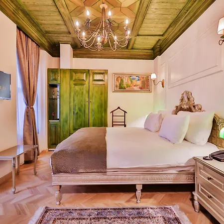 Hotel Emerald Mansion *