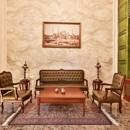 Emerald Mansion Hotel *